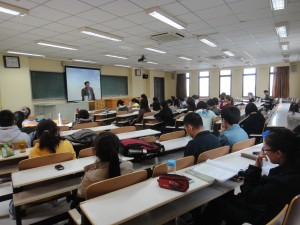 必赢bwin线路检测中心举行“转型下的欧洲”专题讲座1